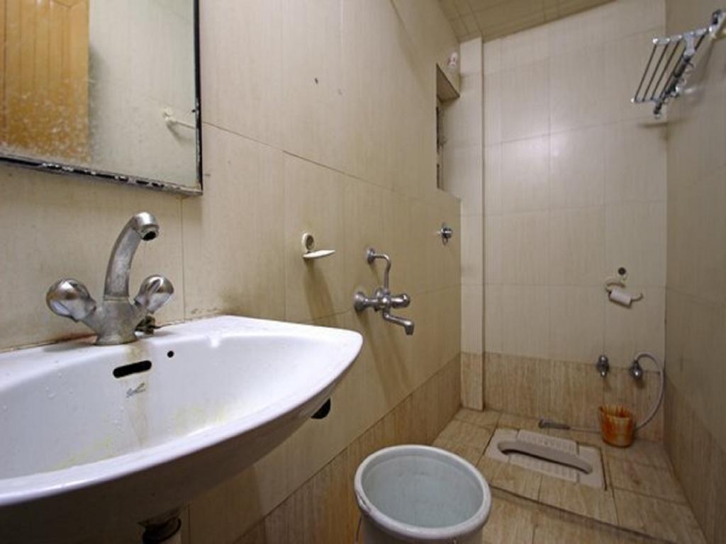 פונה Hotel Tourist International מראה חיצוני תמונה