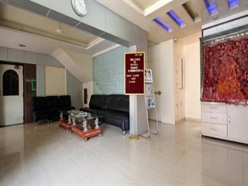 פונה Hotel Tourist International מראה חיצוני תמונה
