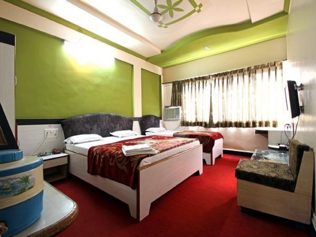פונה Hotel Tourist International מראה חיצוני תמונה