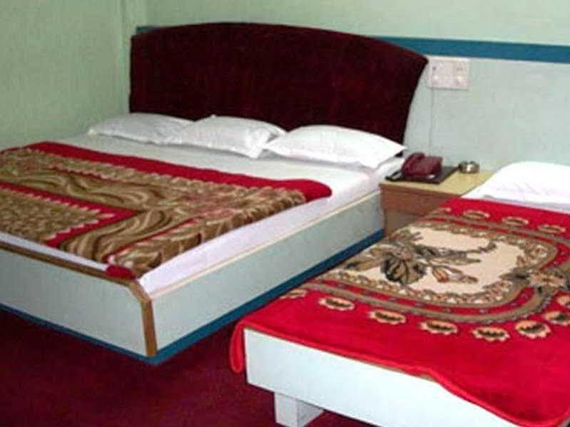 פונה Hotel Tourist International מראה חיצוני תמונה
